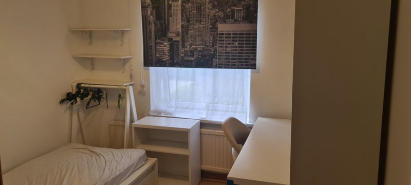 Room Elmdale Road in Bristol