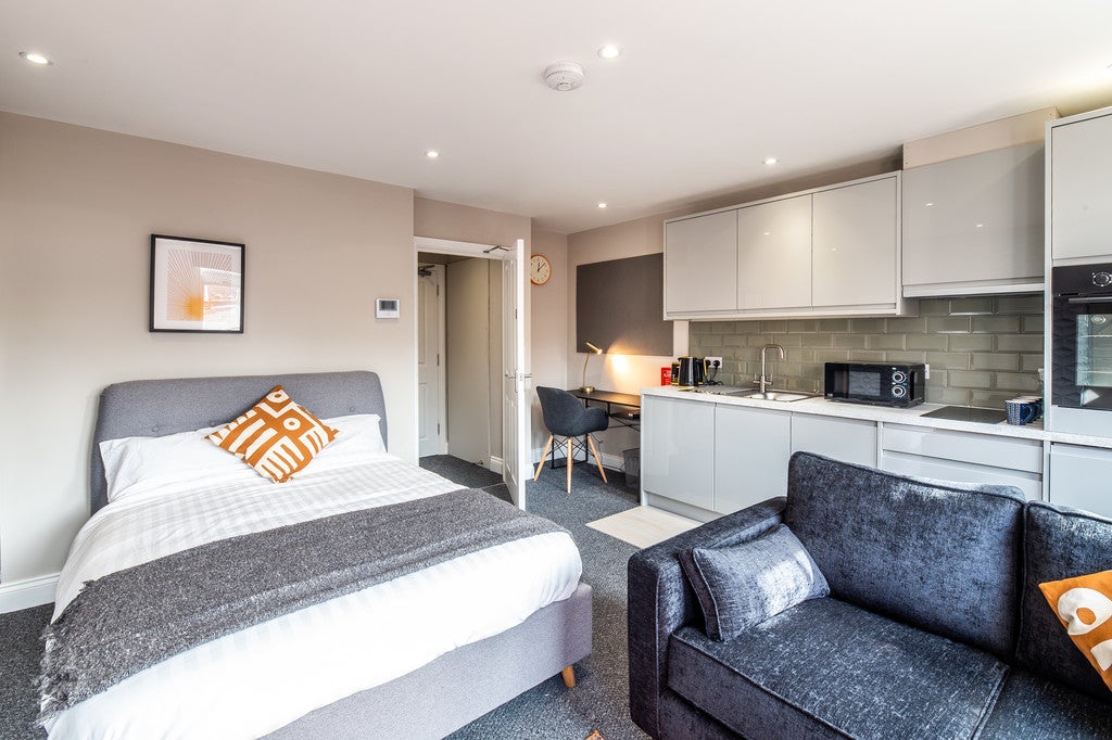 Room Derby Road in Nottingham