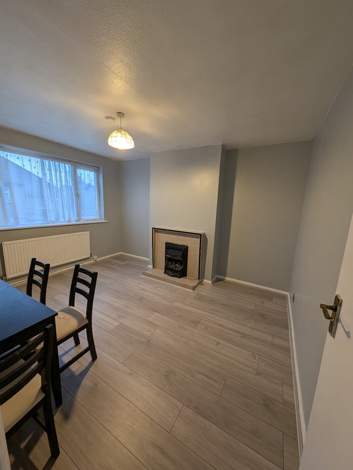Flat Fenman Court in Greater London