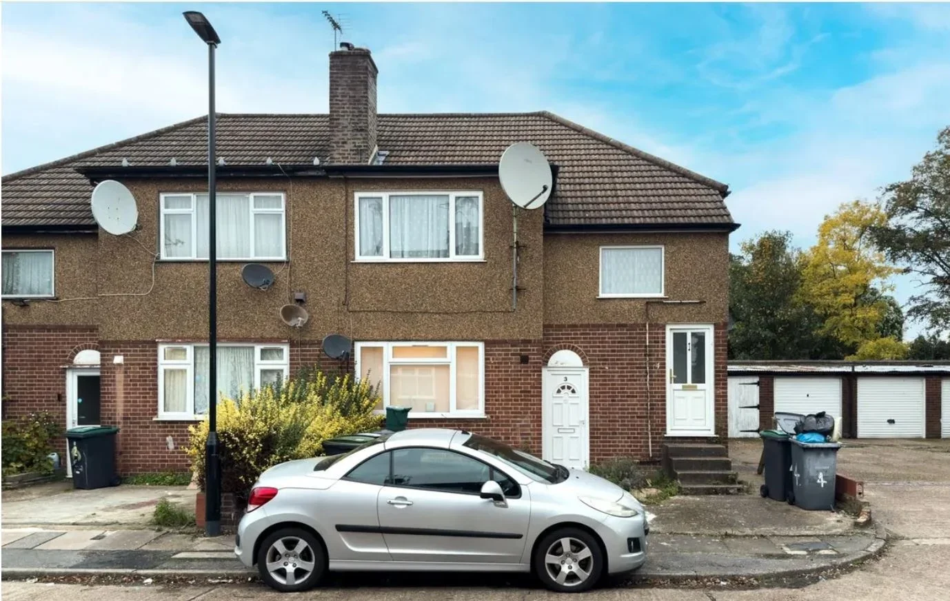 Flat Fenman Court in Greater London
