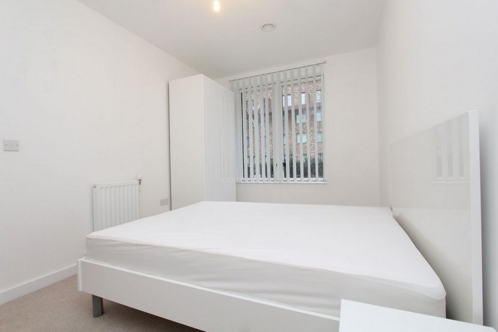Room Globe Road in Greater London