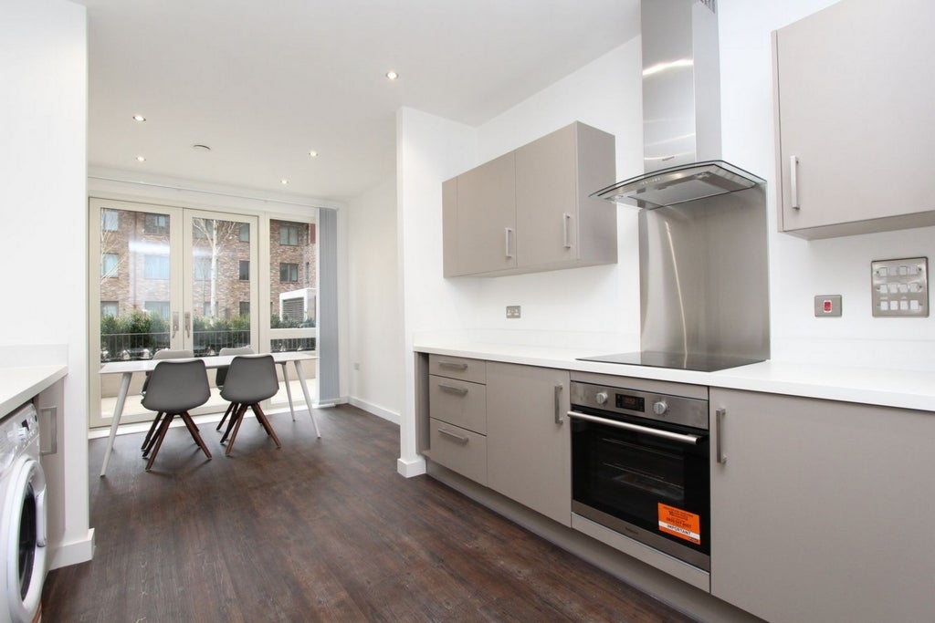 Room Globe Road in Greater London