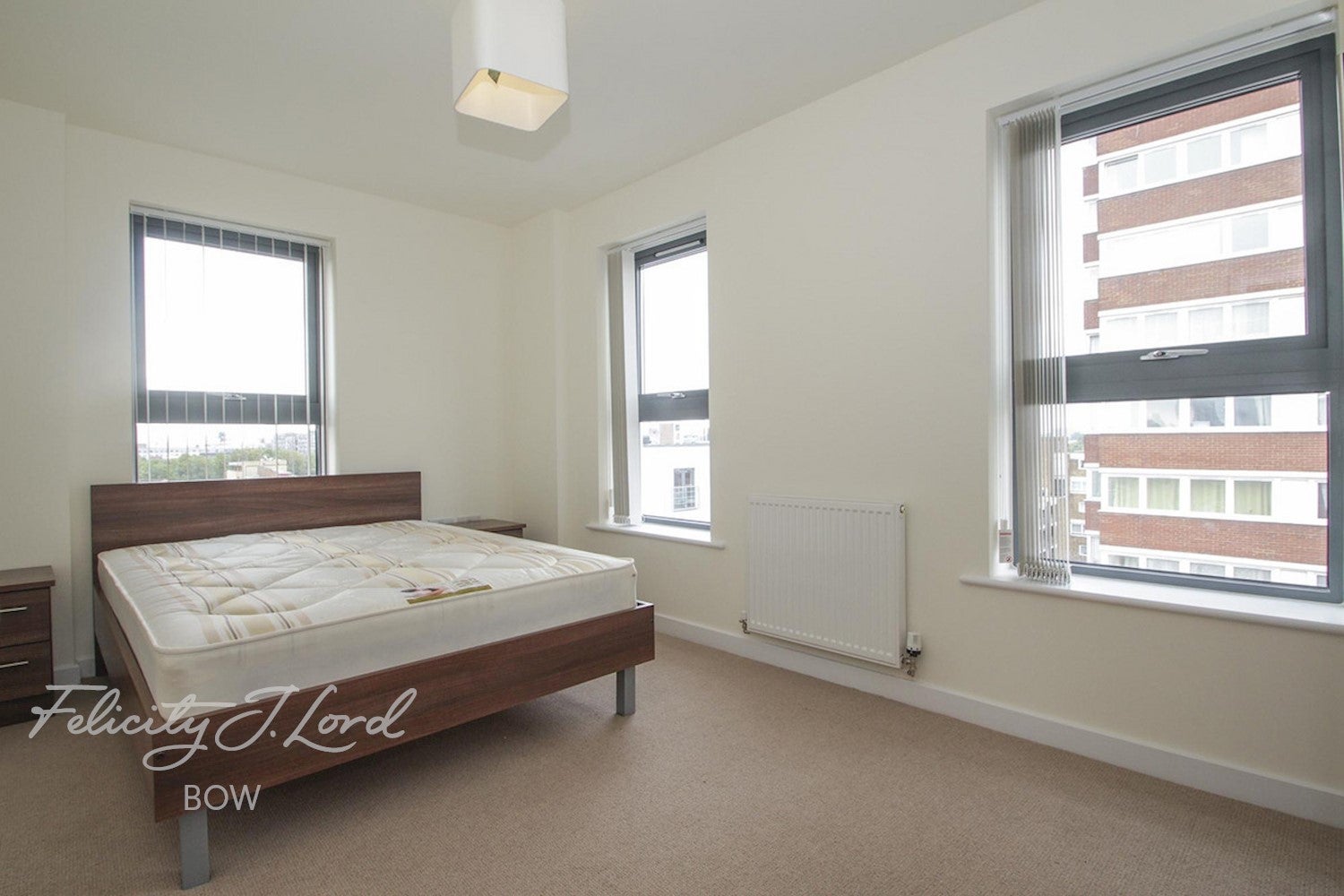 Flat Hamlets Way in Greater London