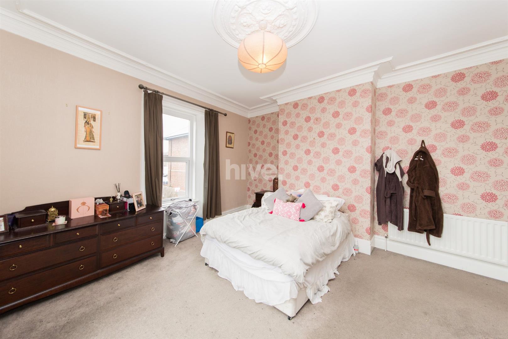 Flat Starbeck Avenue in Newcastle upon Tyne