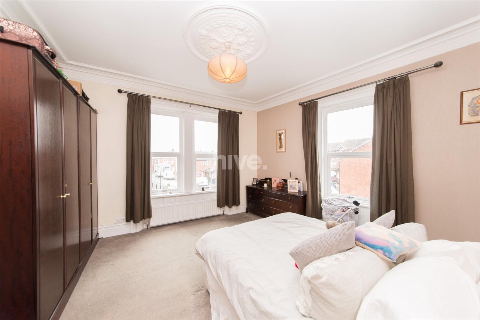 Flat Starbeck Avenue in Newcastle upon Tyne