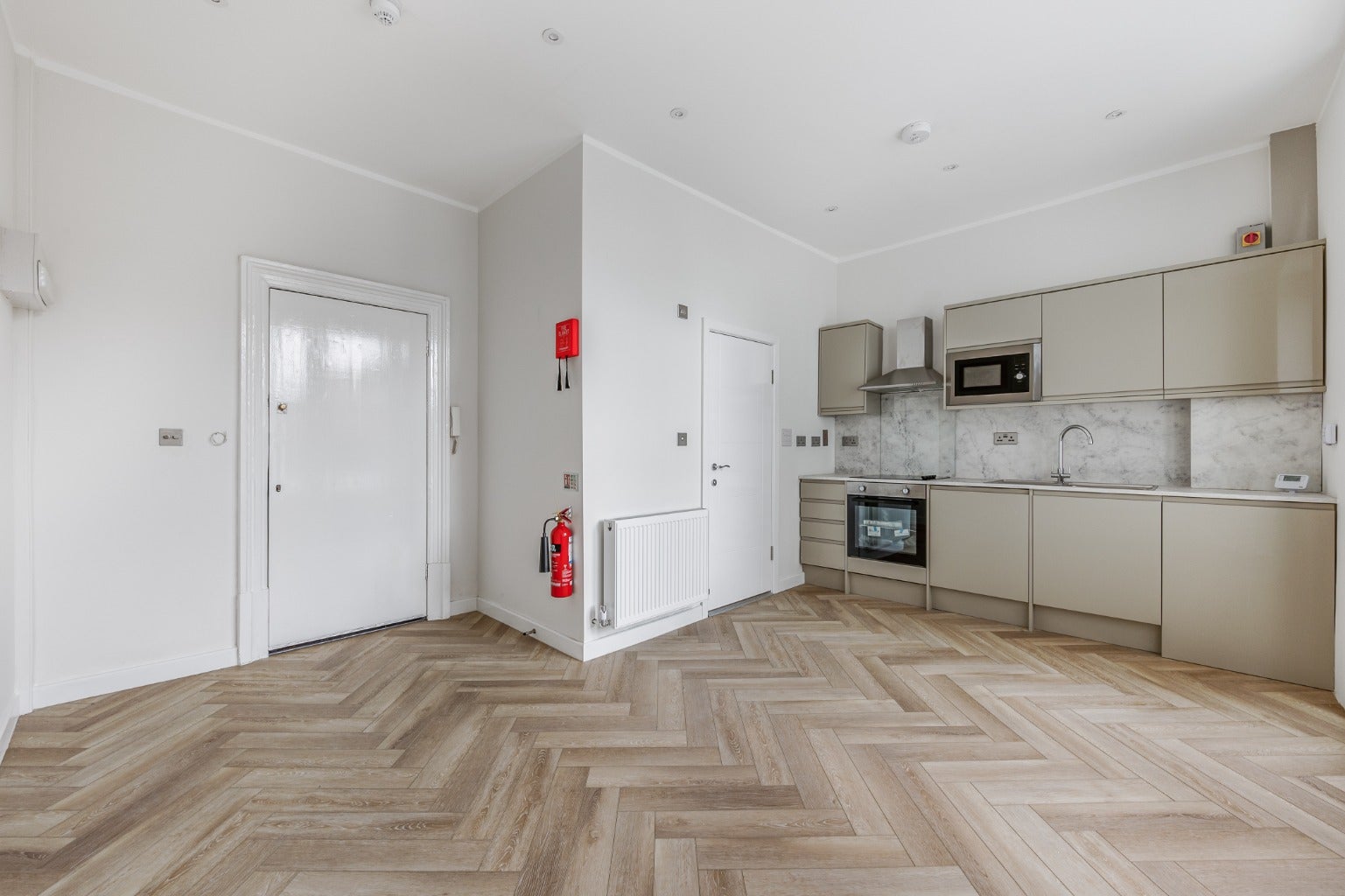Flat Palliser Road in Greater London