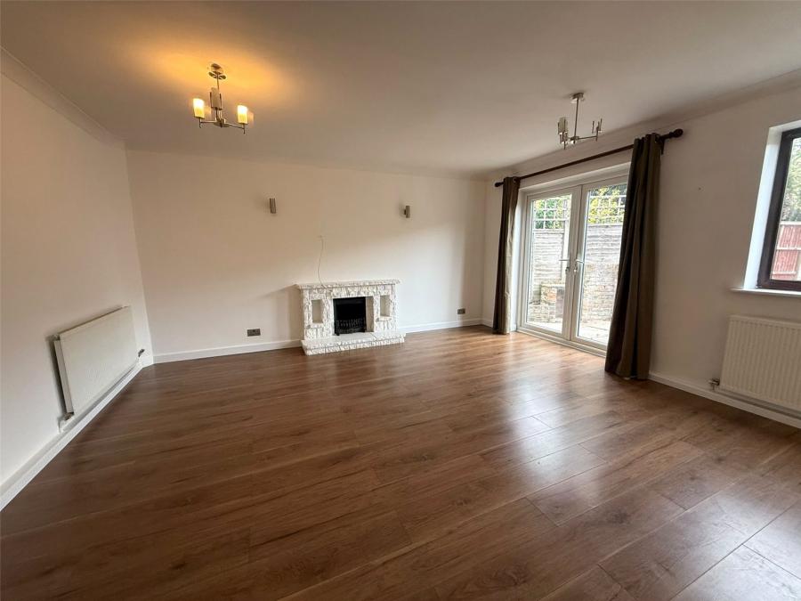 House Ruby Close in Slough
