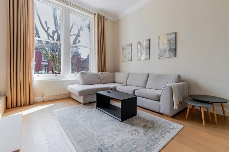 Flat Elgin Avenue in City of Westminster