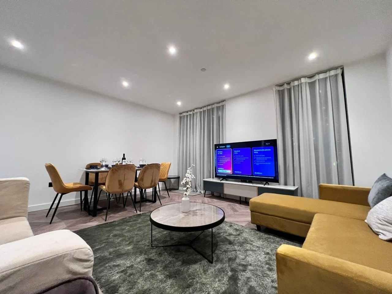 Flat Merino Gardens in Greater London