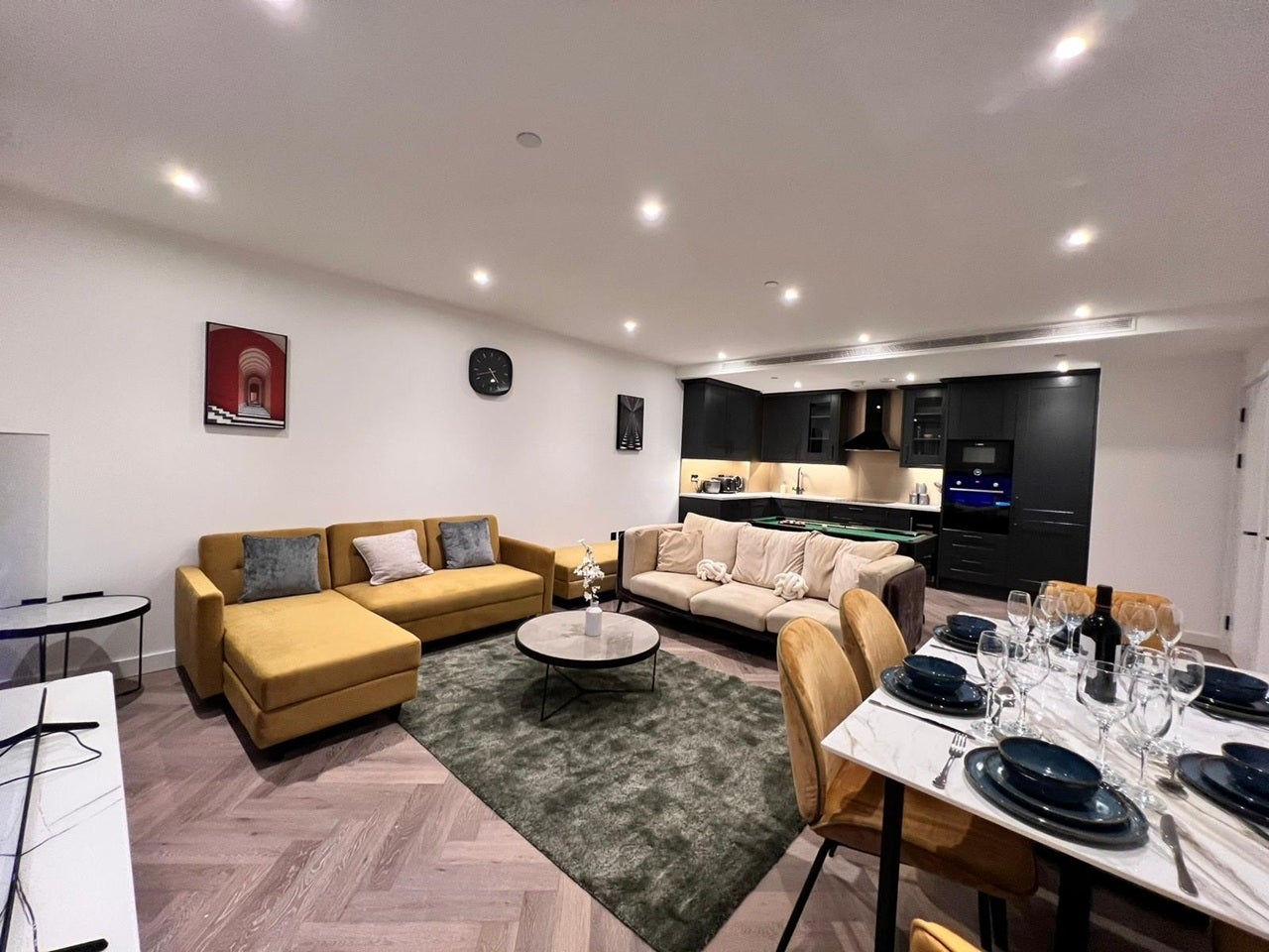 Flat Merino Gardens in Greater London