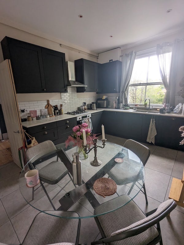 Room Peak Hill Avenue in Greater London