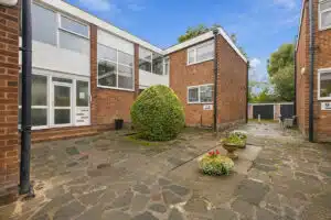 Flat Longley Lane in Manchester