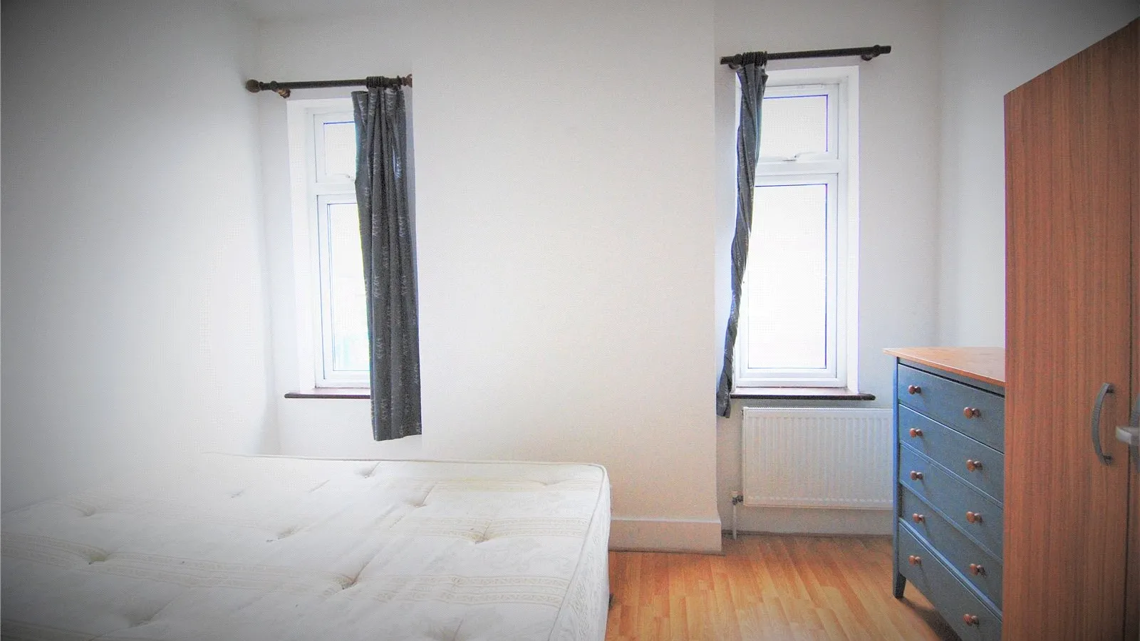 Flat La Rose Lane in Greater London