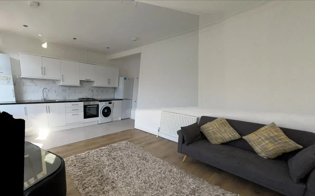 Flat Sussex Road in Greater London