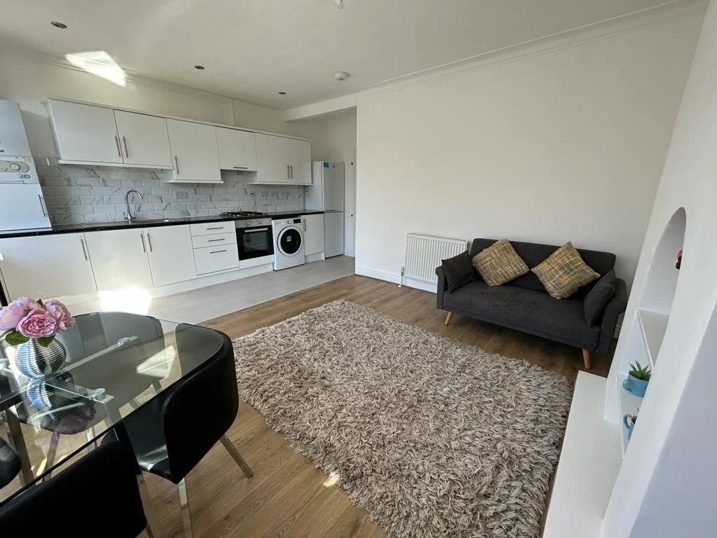 Flat Sussex Road in Greater London