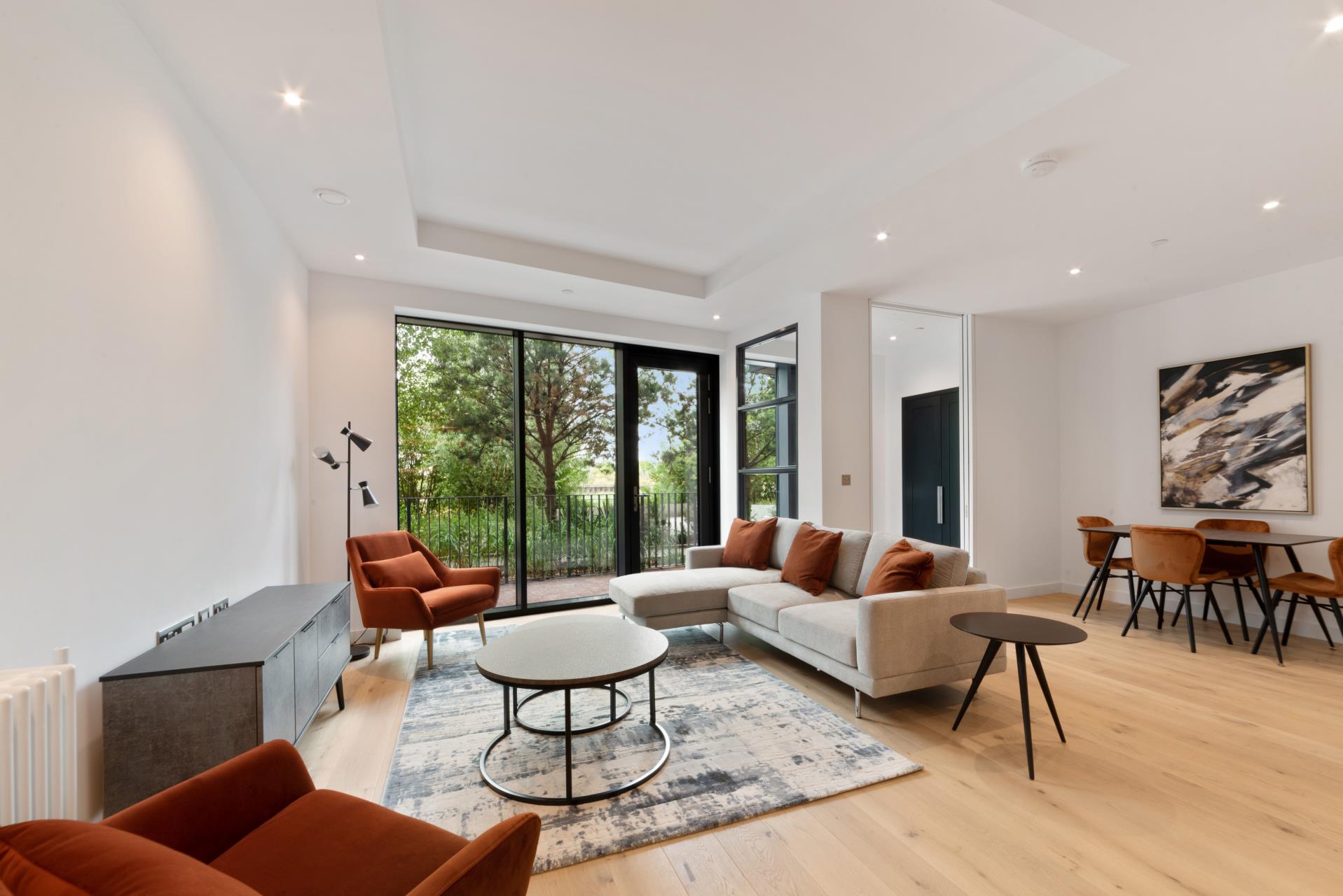 Flat Reubens Bridge in Greater London