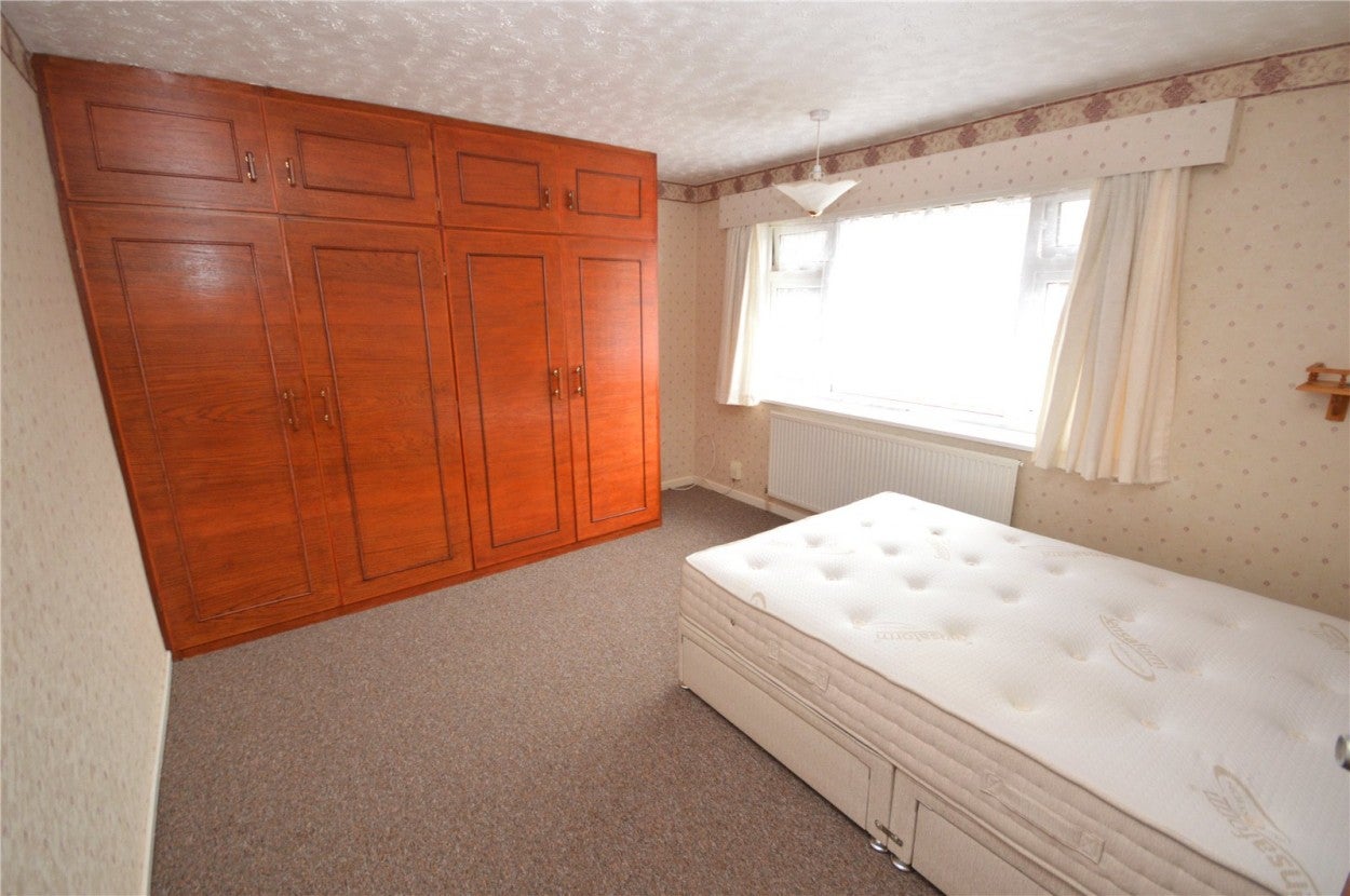 House Stanmore Crescent in Luton