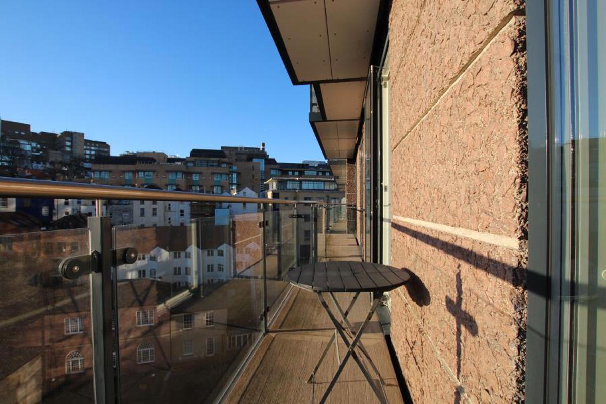 Flat Lewins Mead in Bristol