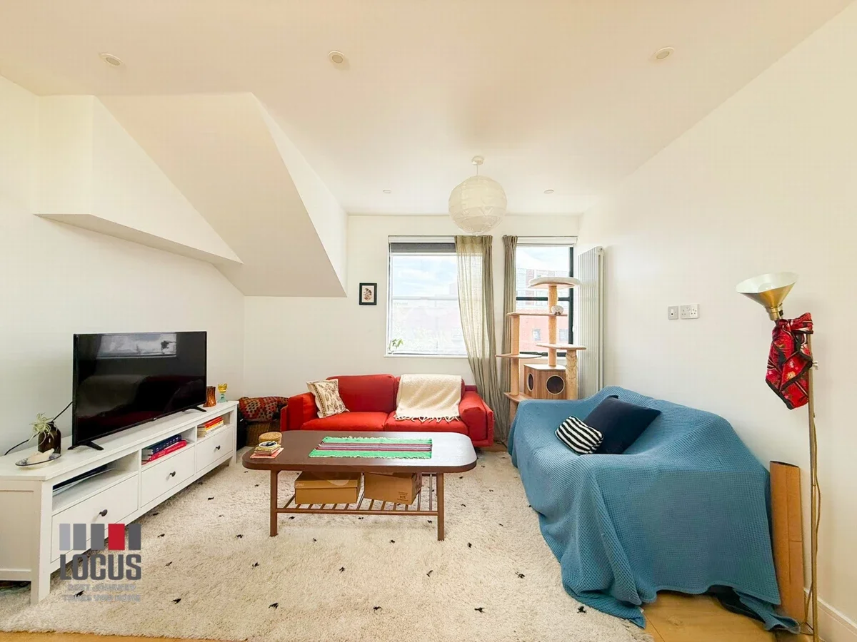 Flat Millers Terrace in Greater London