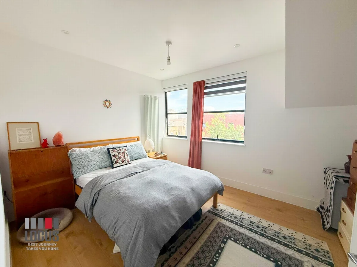 Flat Millers Terrace in Greater London