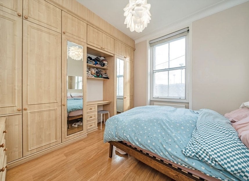 Flat Elgin Avenue in City of Westminster