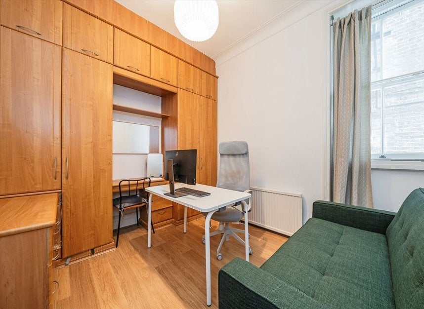Flat Elgin Avenue in City of Westminster