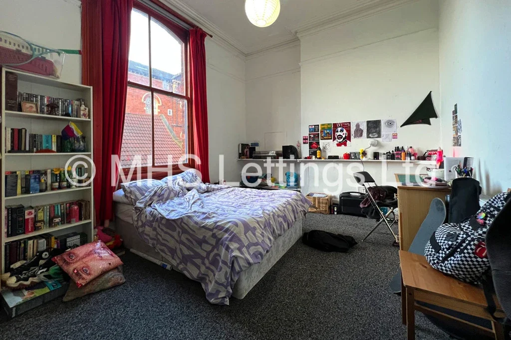 Flat Belle Vue Road in Leeds