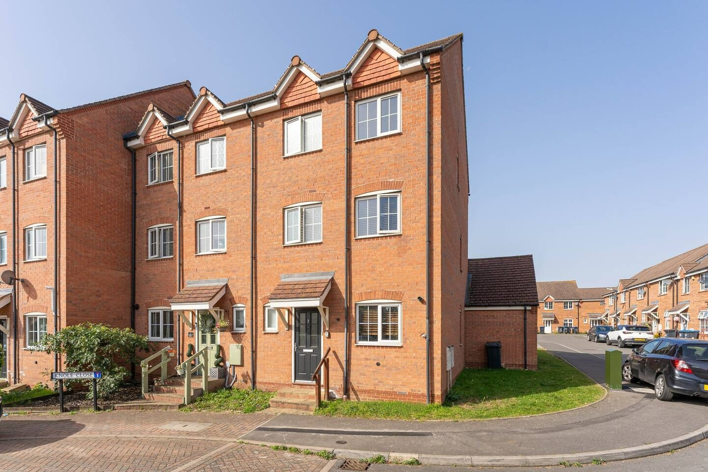 House Knole Close in Rugby
