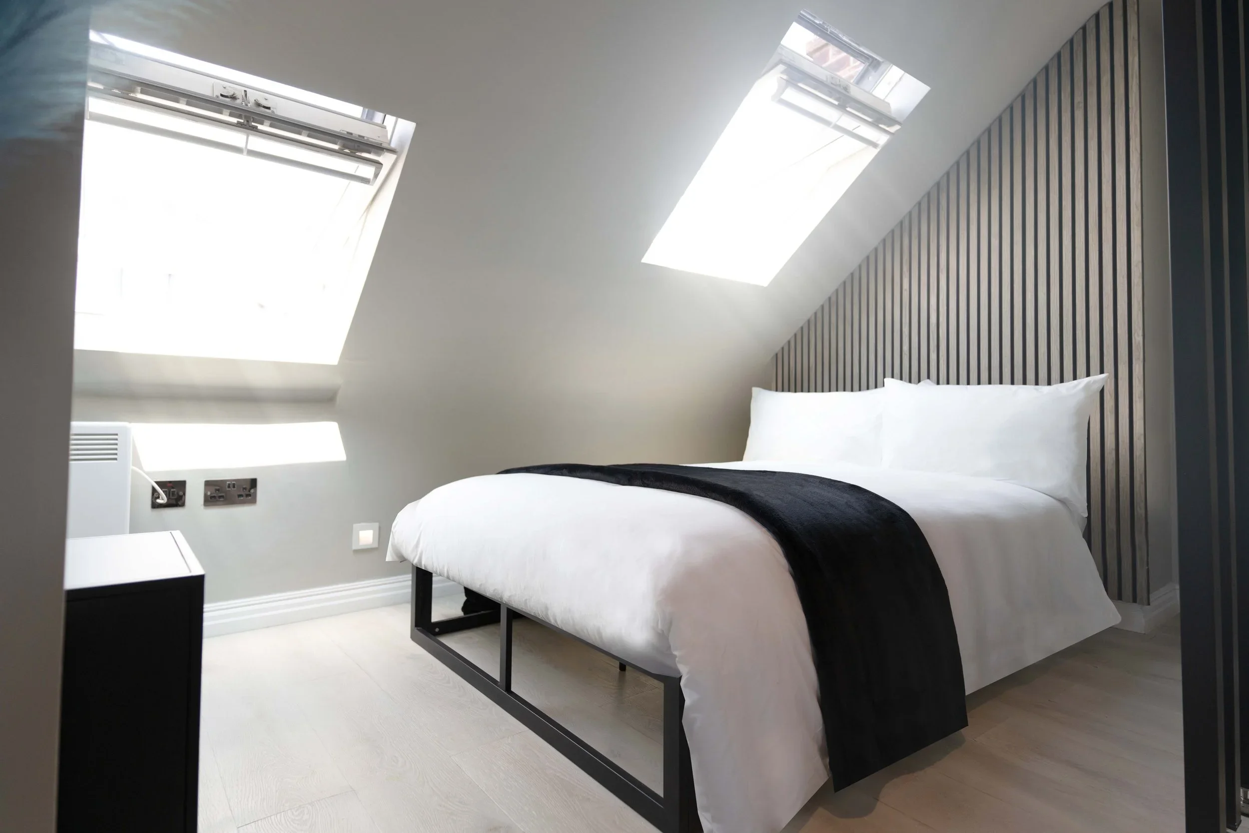 Flat Bath Road in Greater London