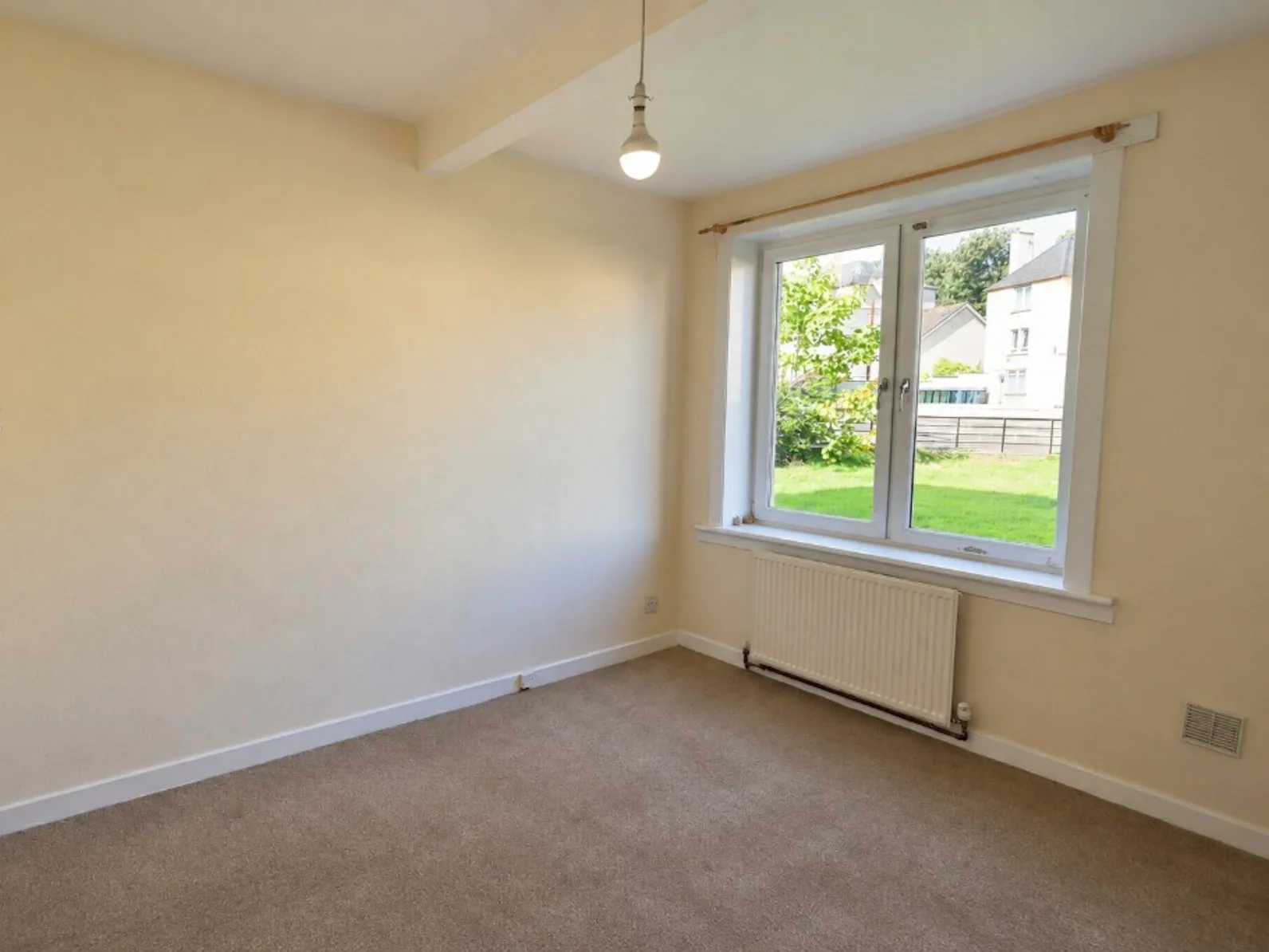 Flat Prestonfield Avenue in City of Edinburgh