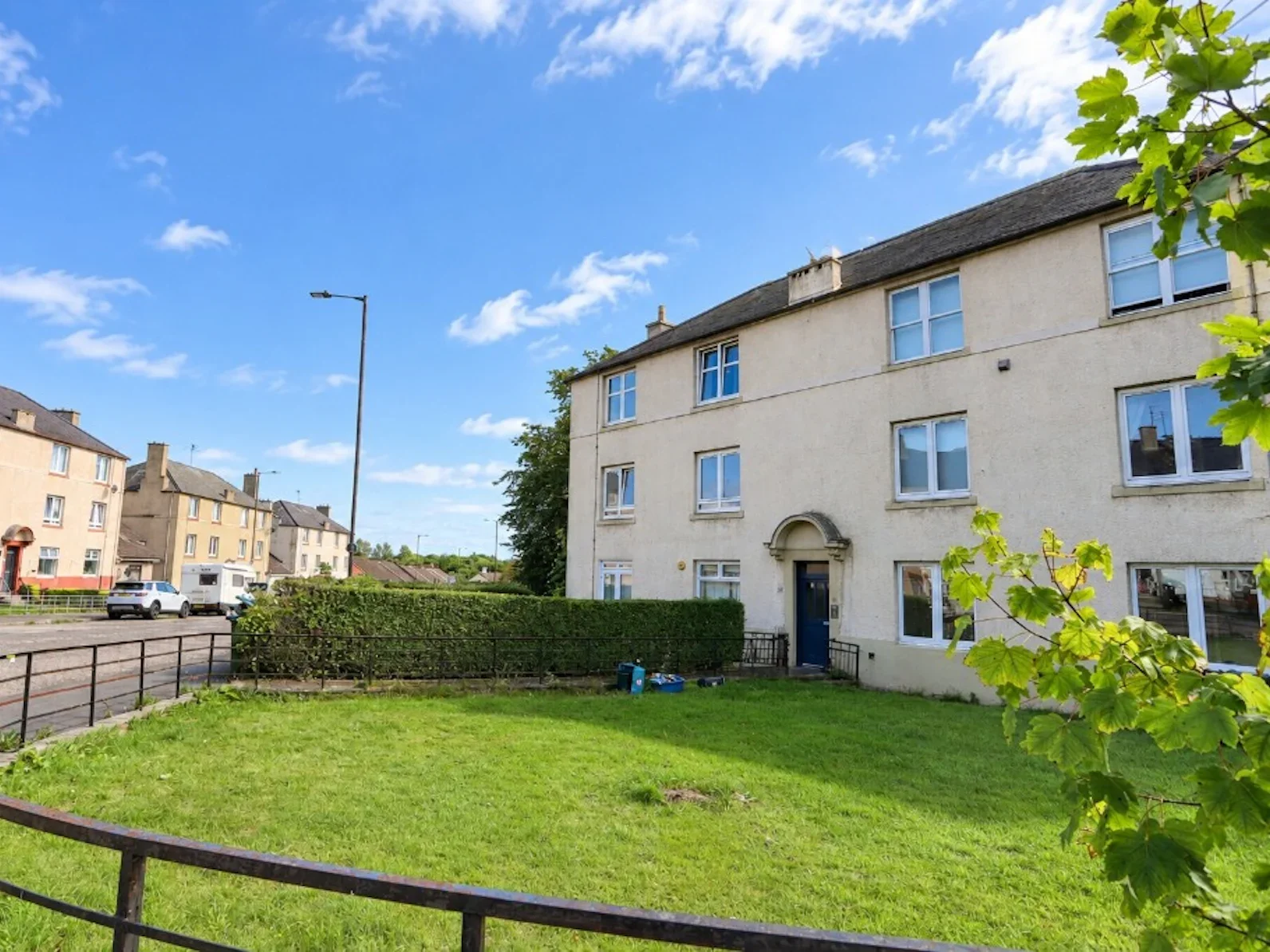 Flat Prestonfield Avenue in City of Edinburgh