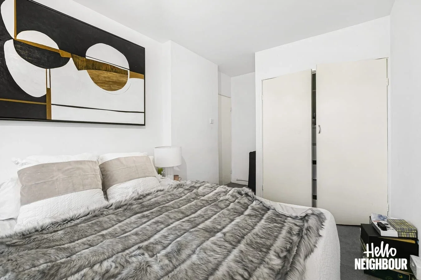 Flat Pedworth Gardens in Greater London
