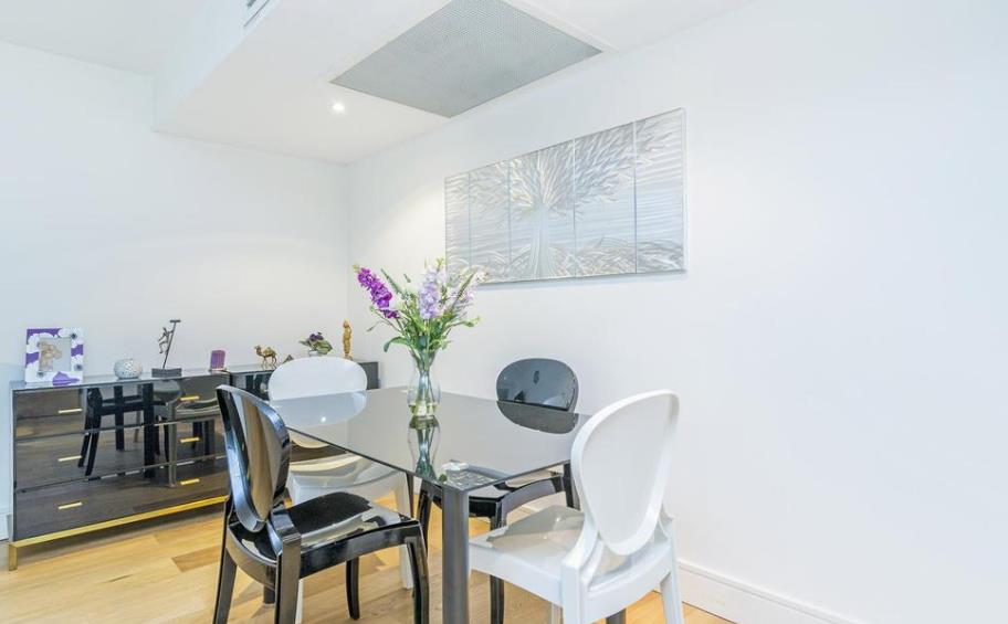 Flat Lodge Road in City of Westminster