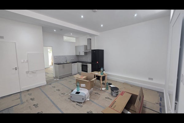 Flat Northborough Road in London