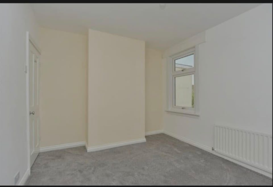 Flat Adelaide Road in Gillingham
