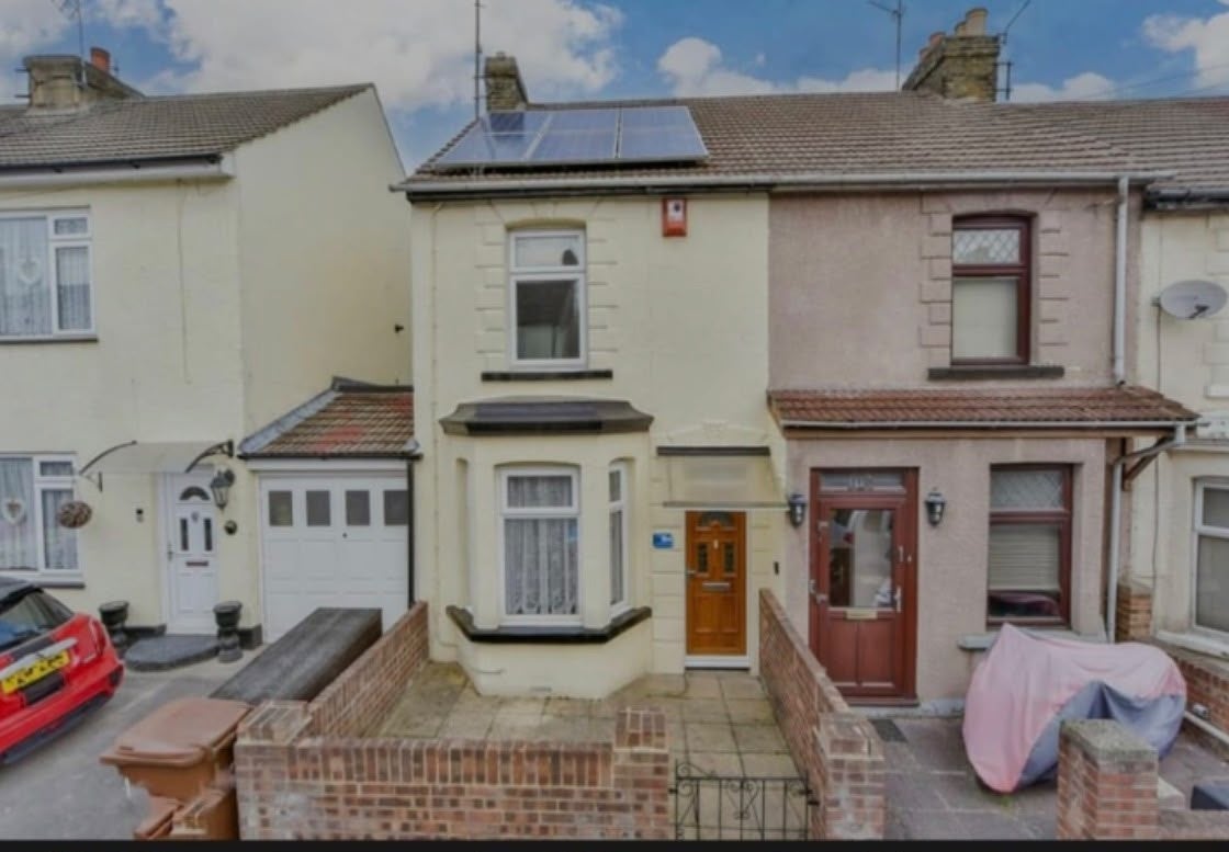 Flat Adelaide Road in Gillingham