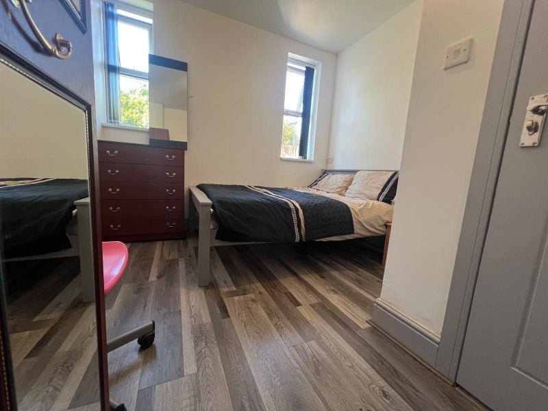 Room Westfield Road in Birmingham