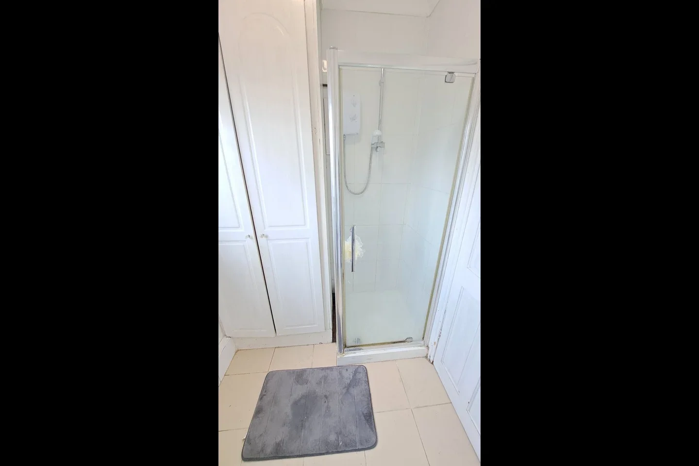 Room Ninth Avenue in Luton