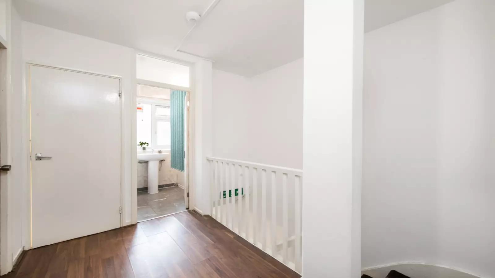 Flat Stewarts Road in Greater London