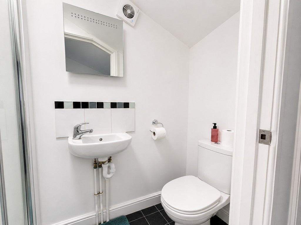 Room Newmarket Road (shared-use path) in Cambridge