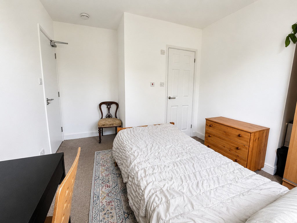 Room Newmarket Road (shared-use path) in Cambridge
