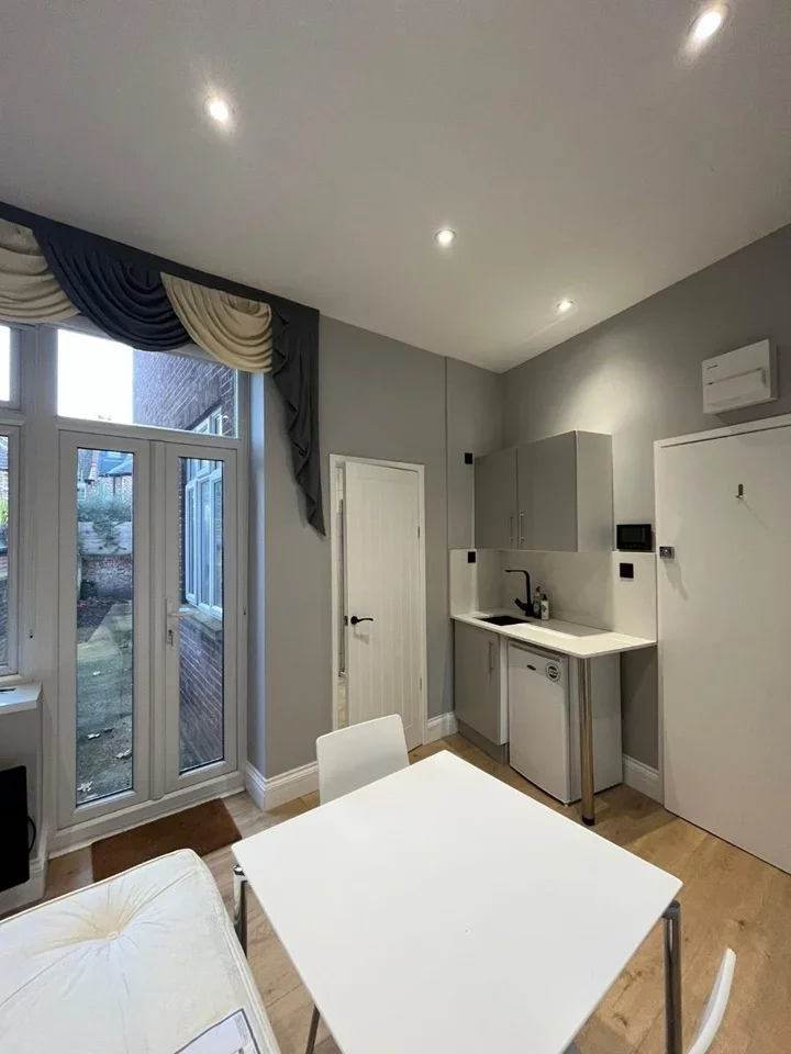 Room Parsons Green in Greater London
