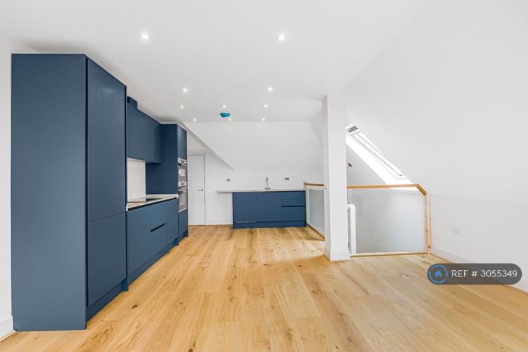 Flat Bow Lane in Greater London