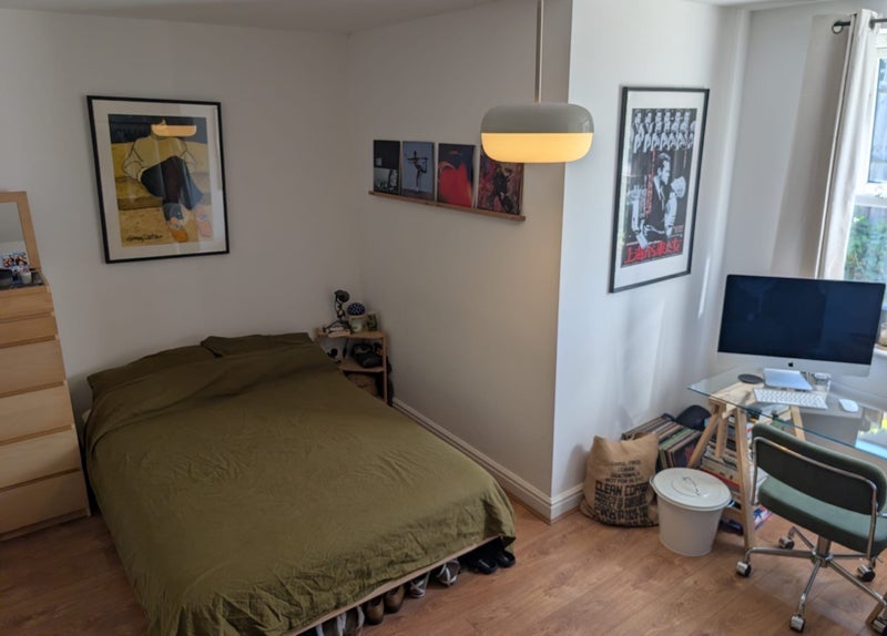 Room Lower Cheltenham Place in Bristol