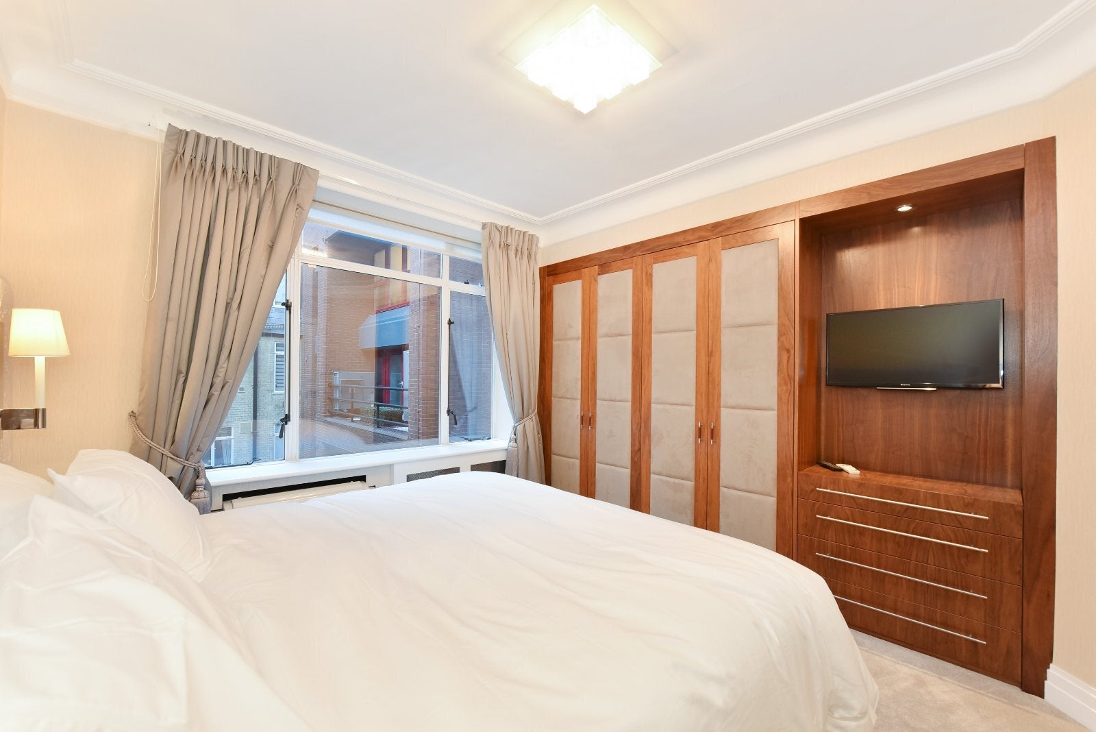 Flat Park Lane in City of Westminster