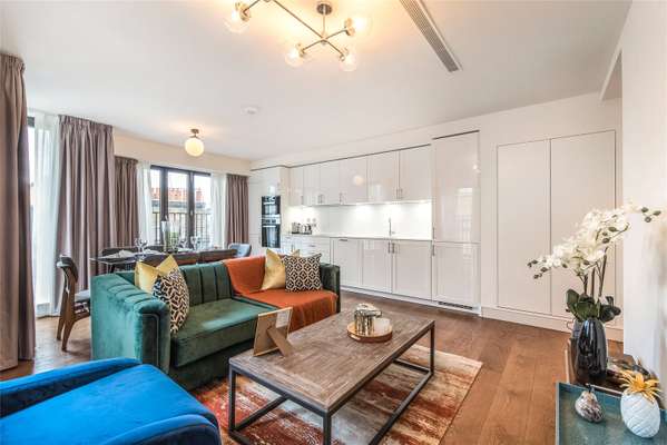 Flat Bateman Street in City of Westminster