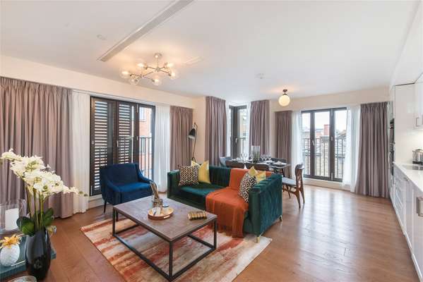 Flat Bateman Street in City of Westminster