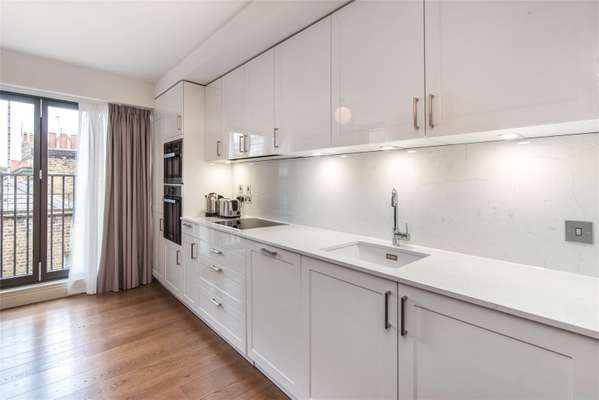Flat Bateman Street in City of Westminster