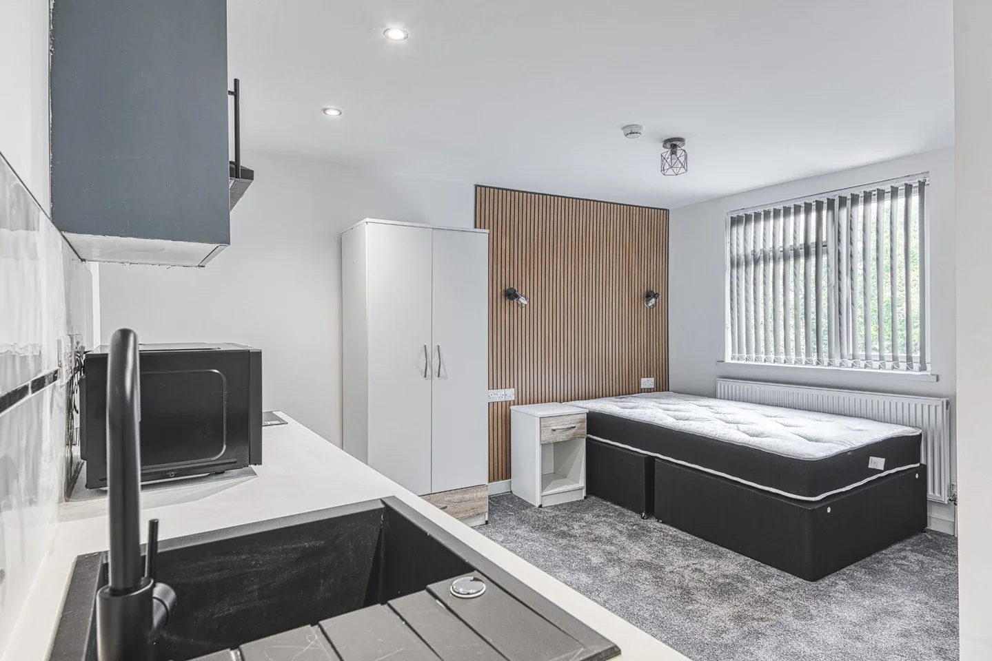 Room Cobden Street in Derby