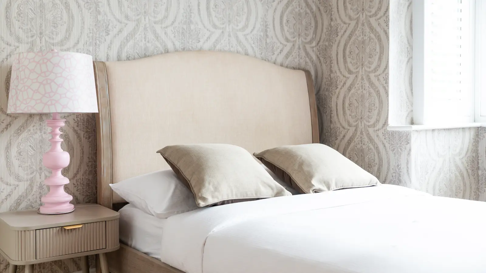 Room Milner Road in Greater London